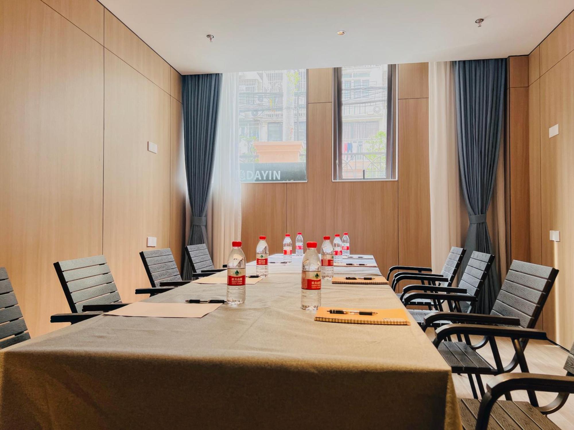 Dayin Garden Hotel -Near People'S Square & Nanjing Road-Large Social Area -Bar -Cafe -Gym -Free Laundry Luggage Storage -24H Front Desk-English Service Shanghai Exterior foto